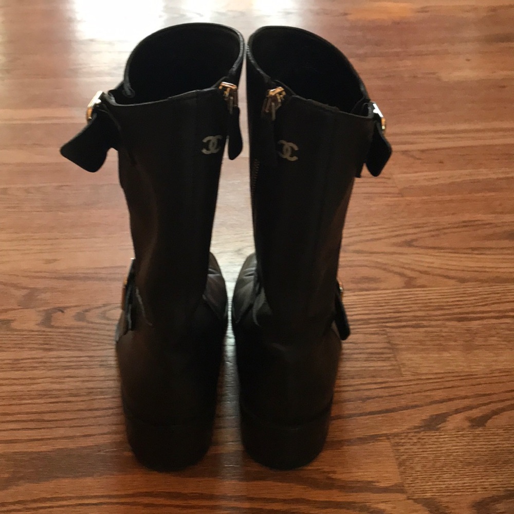 CHANEL Vintage Leather Boots - Picture 5 of 5